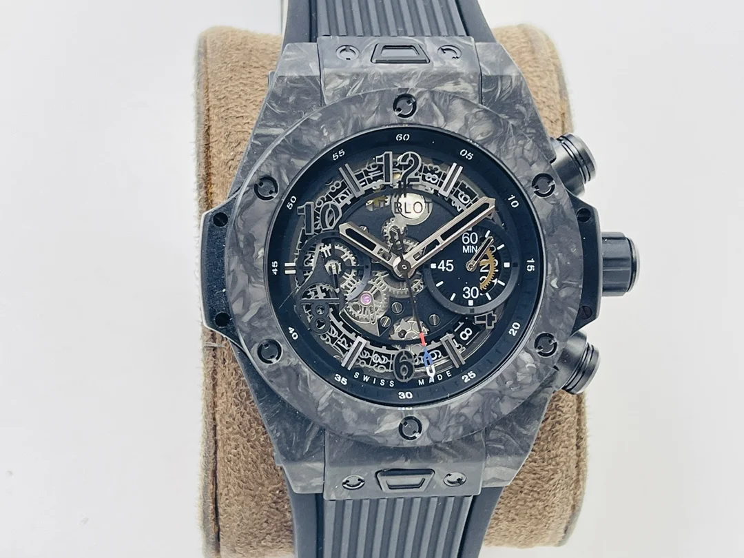 Hublot Big Bang Carbon Blue Dial — photographed off the sweep