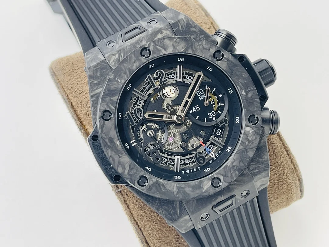 Hublot Big Bang Carbon Blue Dial — photographed off the sweep