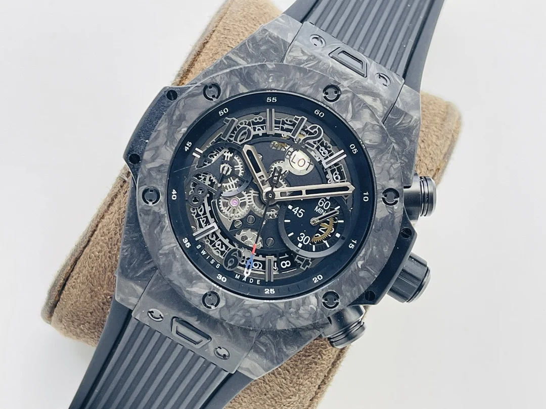 Hublot Big Bang Carbon Blue Dial — photographed off the sweep