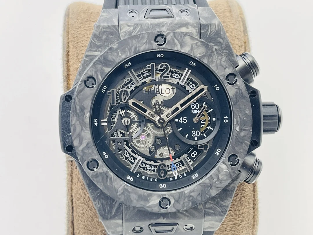Hublot Big Bang Carbon Blue Dial — photographed off the sweep
