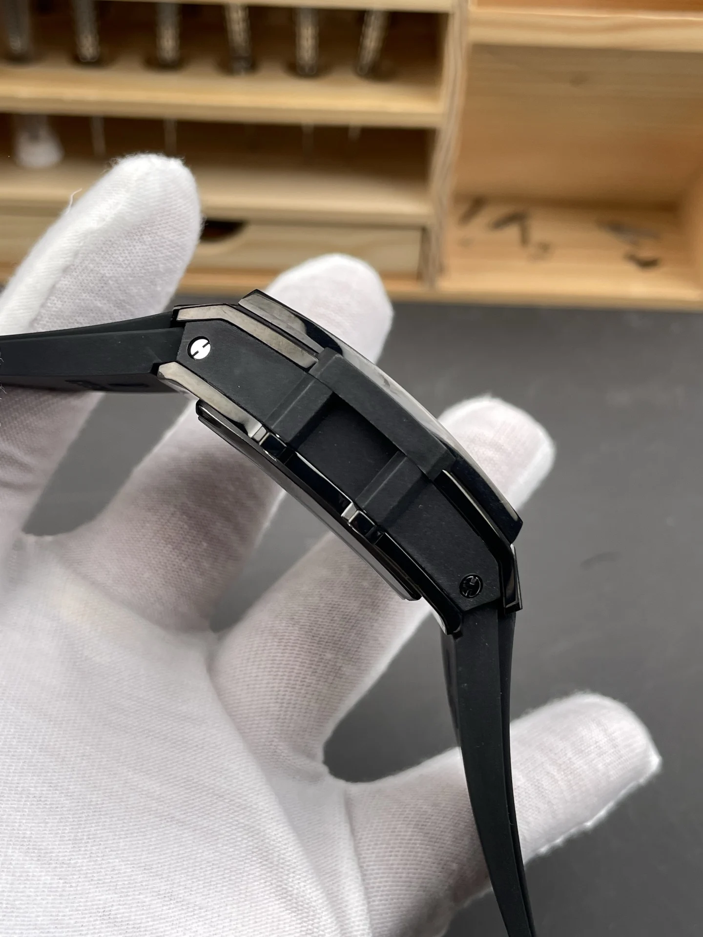Hublot Big Bang Ceramic Black Dial 42mm — photographed off the sweep