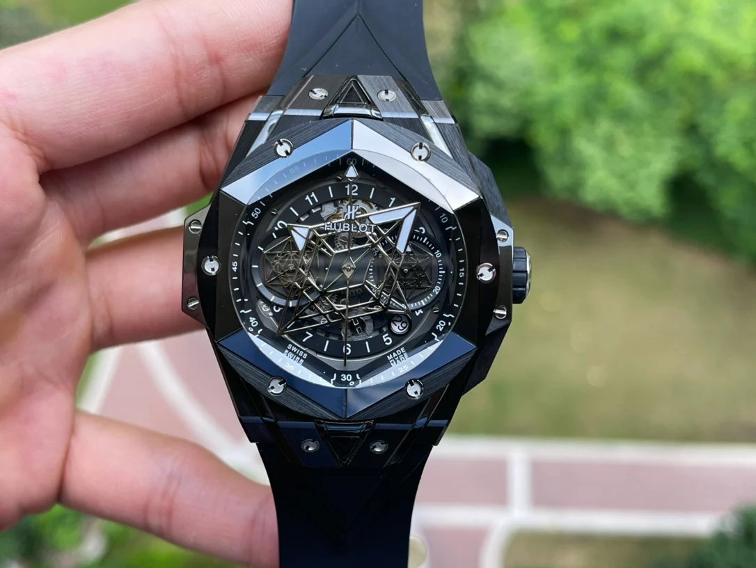 Hublot Big Bang Ceramic Diamond-Set — photographed off the sweep