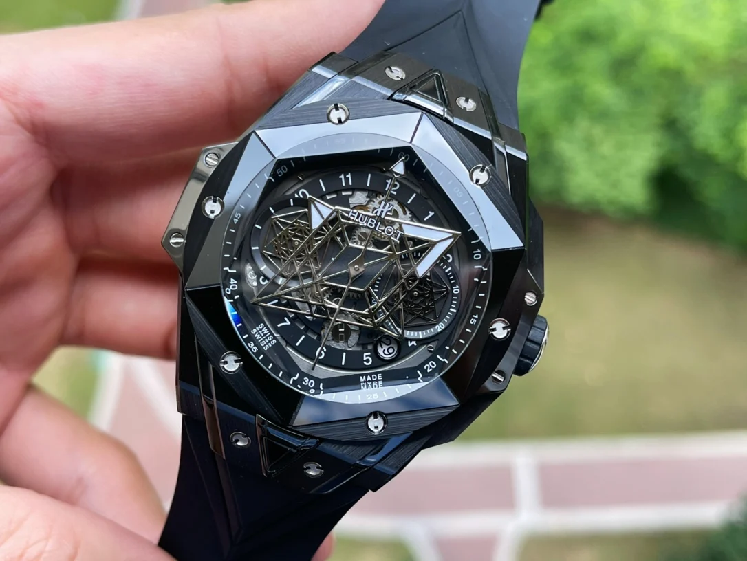 Hublot Big Bang Ceramic Diamond-Set — photographed off the sweep