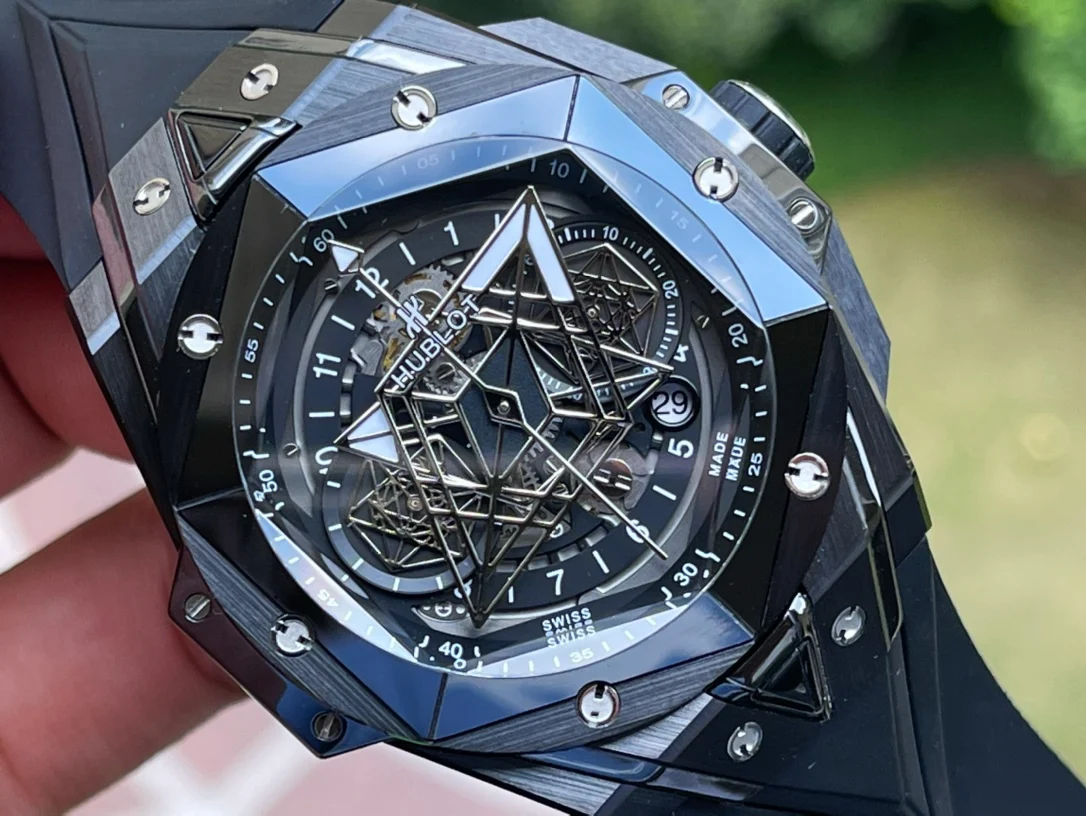 Hublot Big Bang Ceramic Diamond-Set — photographed off the sweep