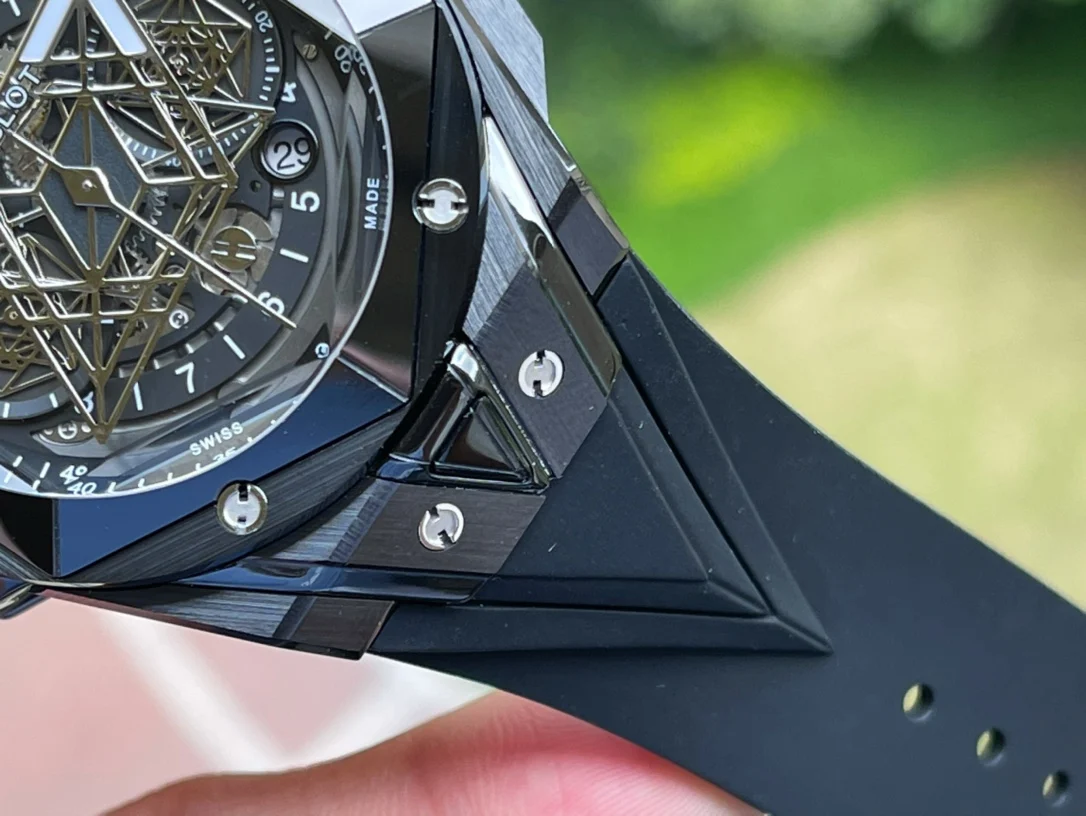 Hublot Big Bang Ceramic Diamond-Set — photographed off the sweep