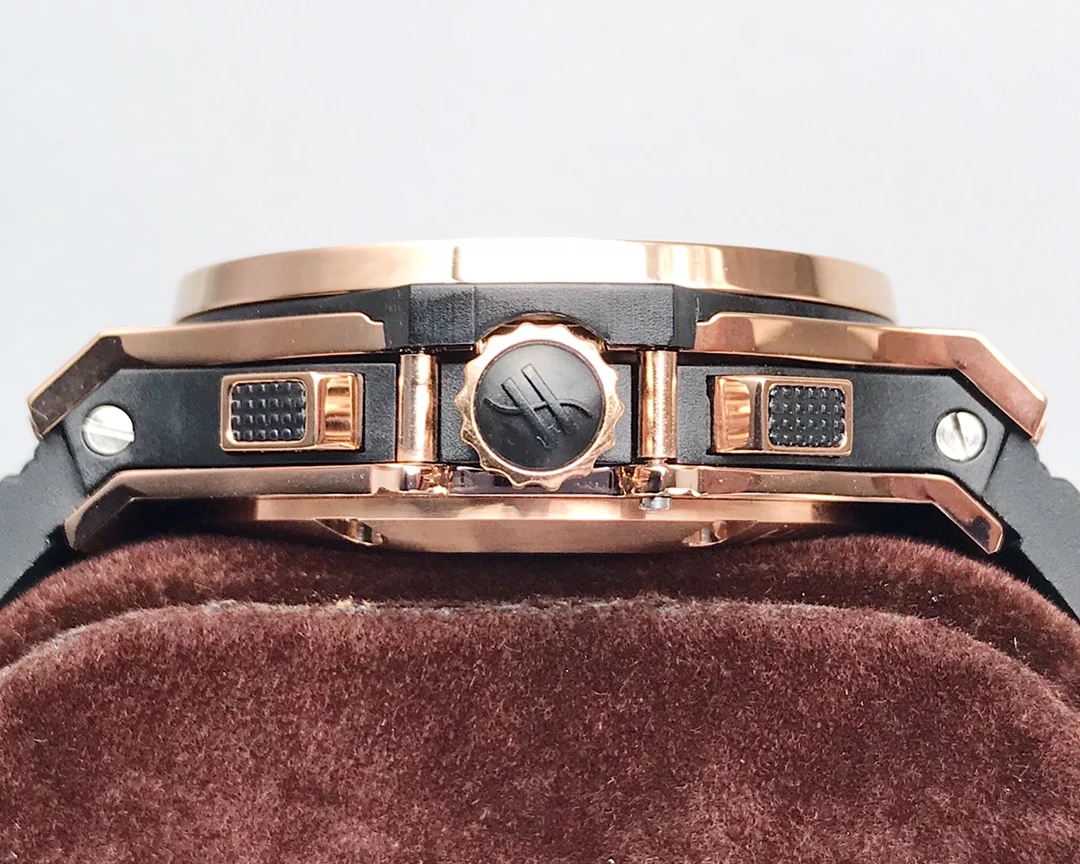 Hublot Big Bang Ceramic Diamond-Set 44mm — photographed off the sweep