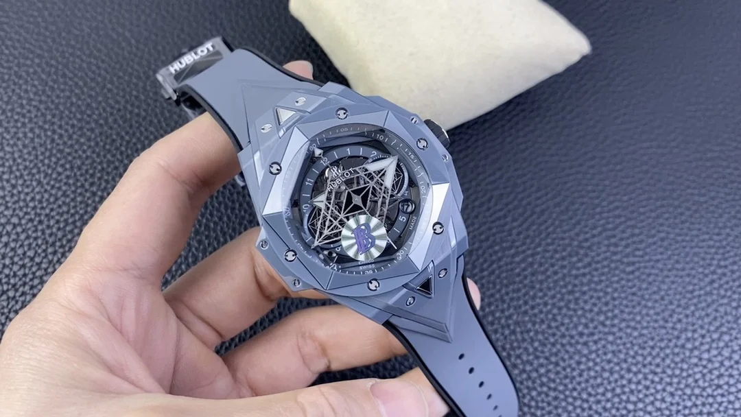 Hublot Big Bang Ceramic Green Dial 45mm