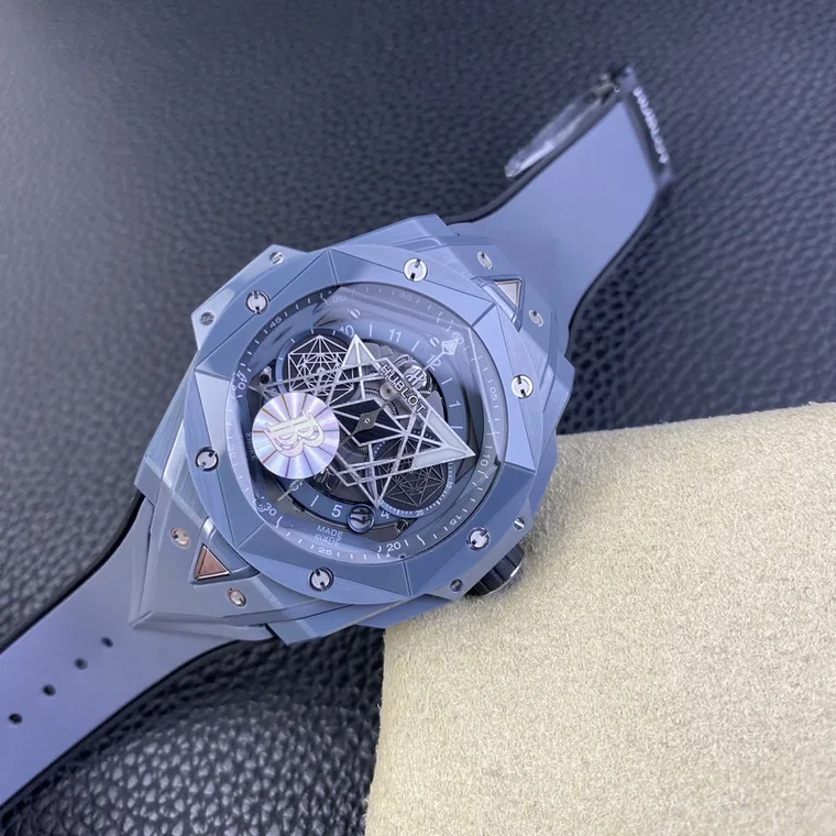 Hublot Big Bang Ceramic Green Dial 45mm