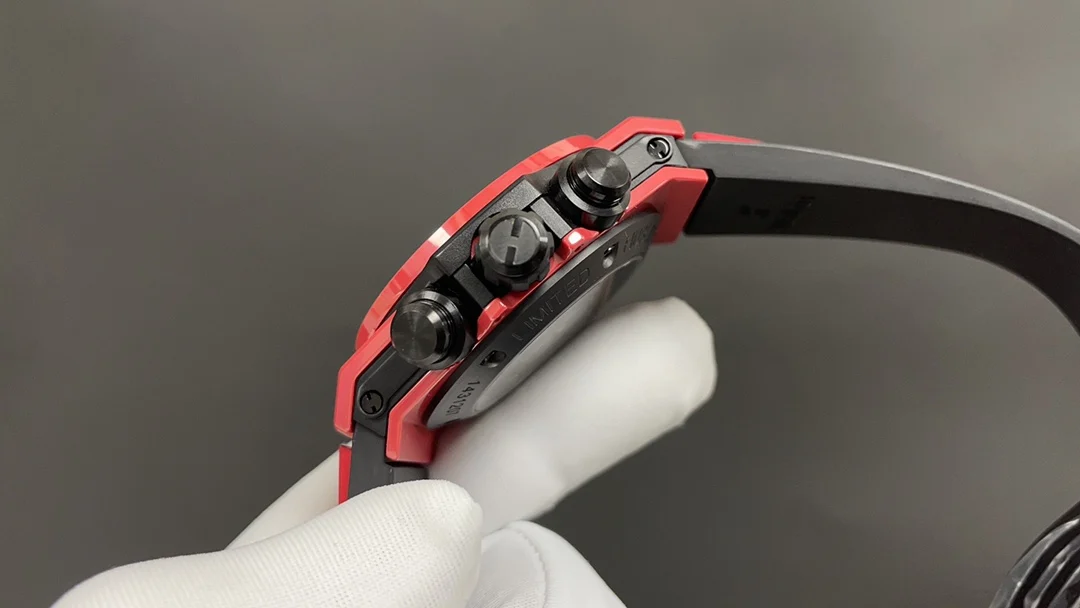 Hublot Big Bang Ceramic Red Dial — photographed off the sweep