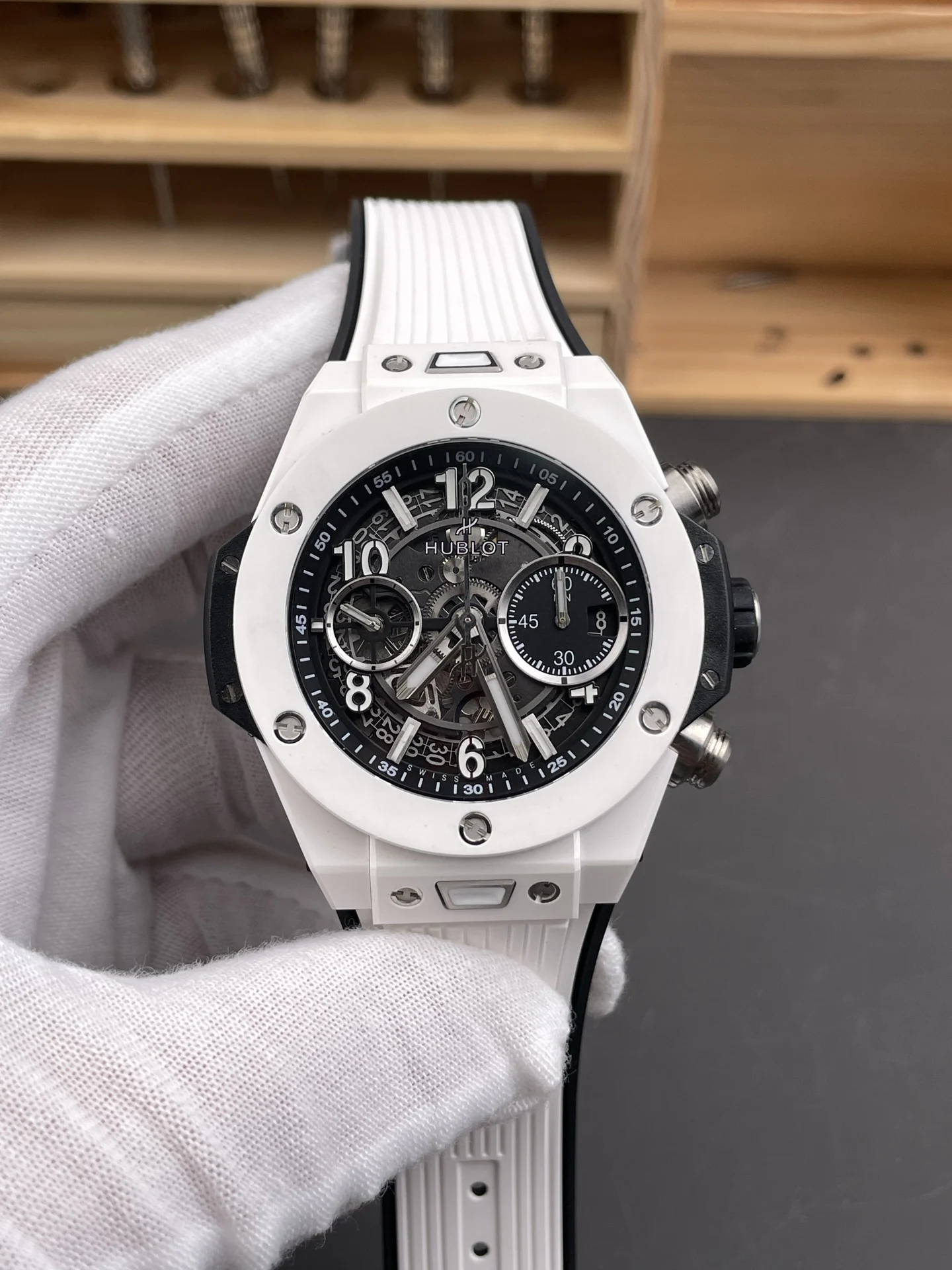 Hublot Big Bang Ceramic White Dial 42mm — photographed off the sweep