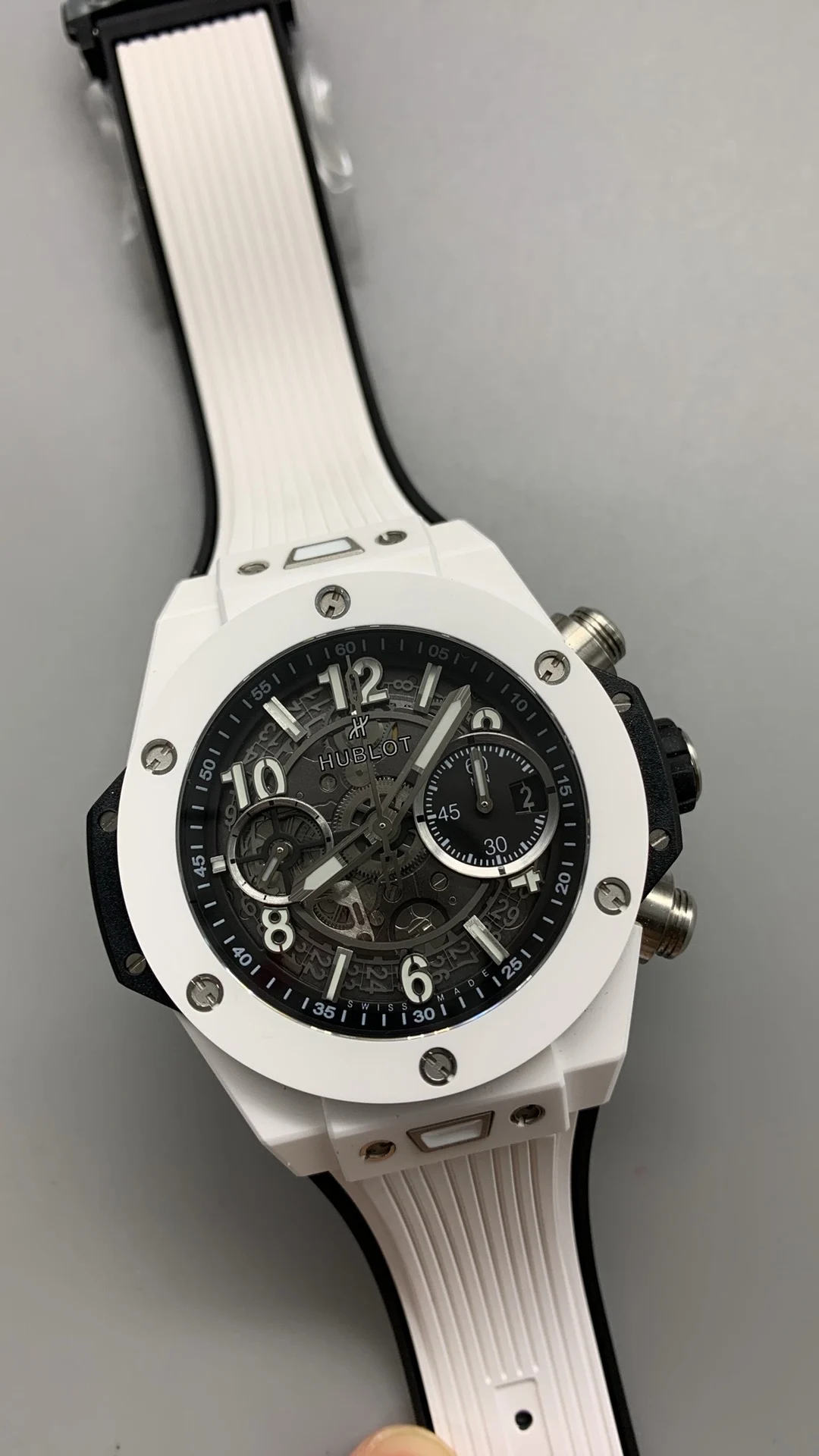 Hublot Big Bang Ceramic White Dial 42mm — photographed off the sweep