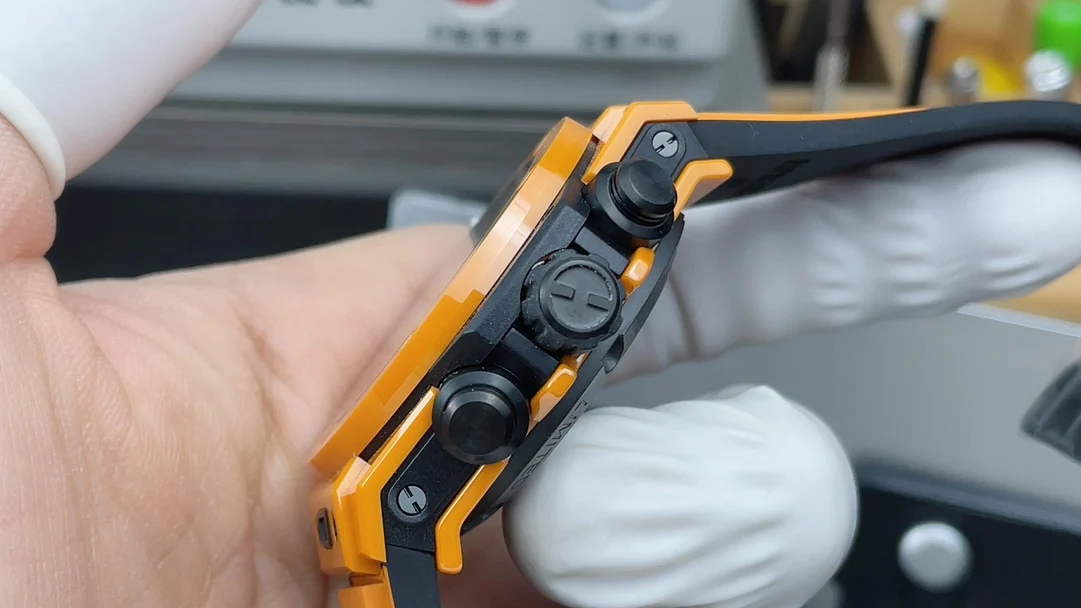 Hublot Big Bang Orange Dial — photographed off the sweep