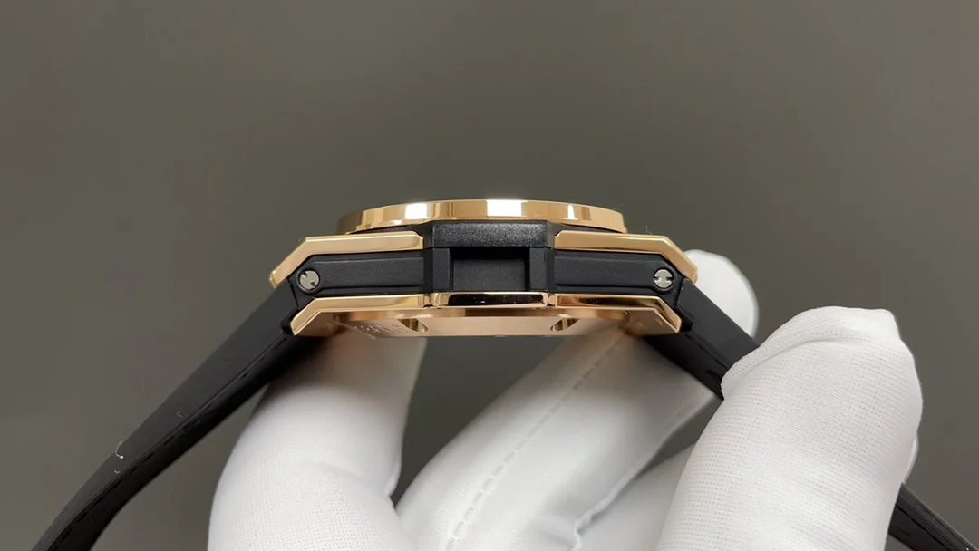 Hublot Big Bang Rainbow Diamond-Set — photographed off the sweep