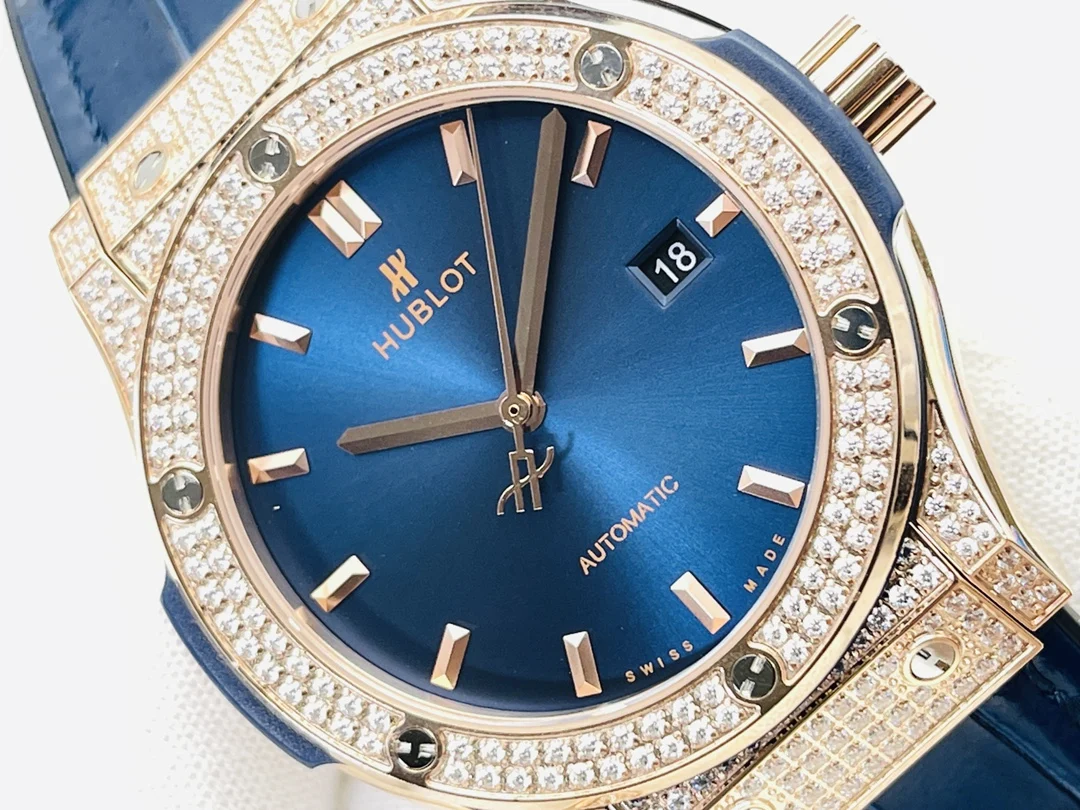 Hublot Big Bang Steel Black Dial 415.NX.1112.VR.MXM16 42mm — photographed off the sweep