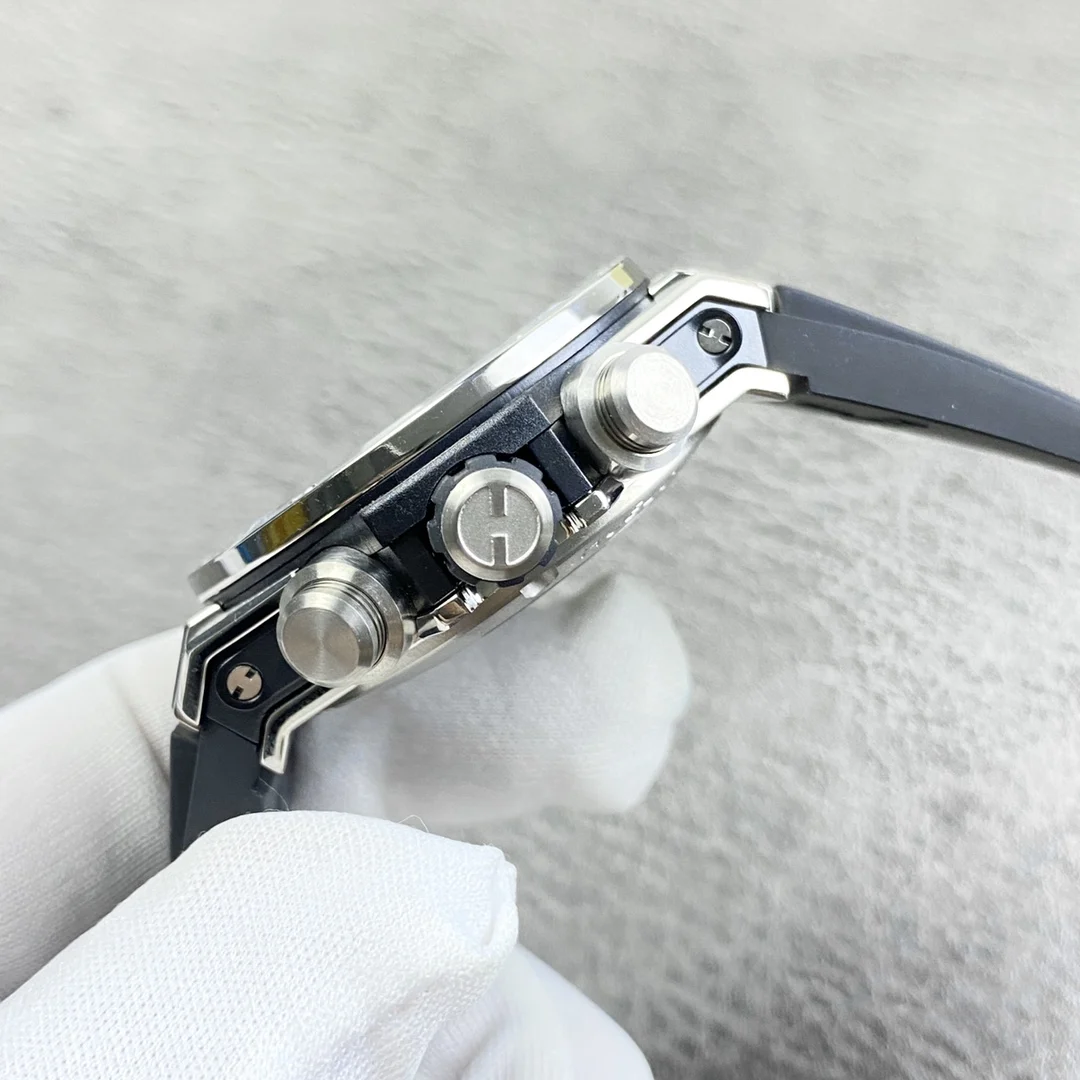 Hublot Big Bang Titanium 44mm — photographed off the sweep