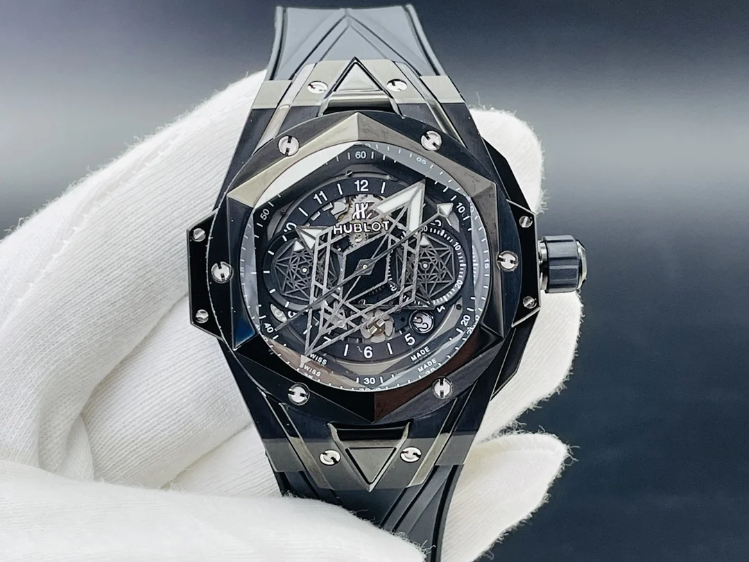 Hublot Big Bang Titanium Black Dial Diamond-Set 45mm — photographed off the sweep