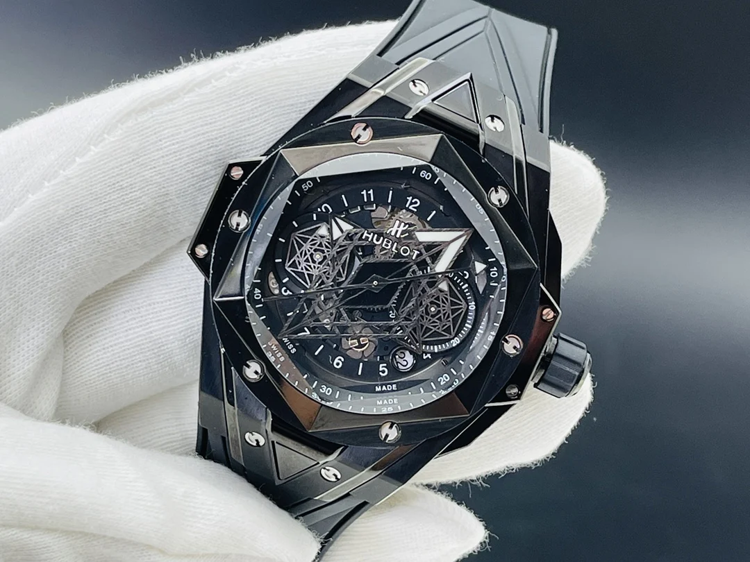 Hublot Big Bang Titanium Black Dial Diamond-Set 45mm — photographed off the sweep