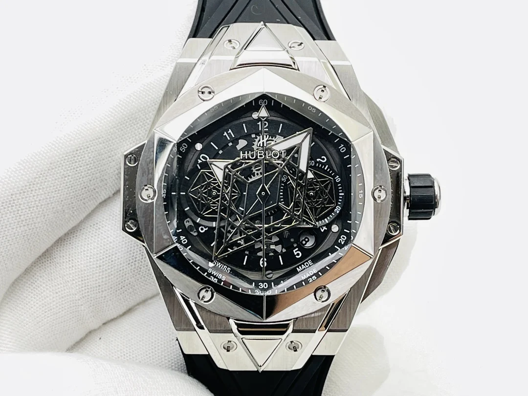 Hublot Big Bang Titanium Black Dial Diamond-Set 45mm — photographed off the sweep
