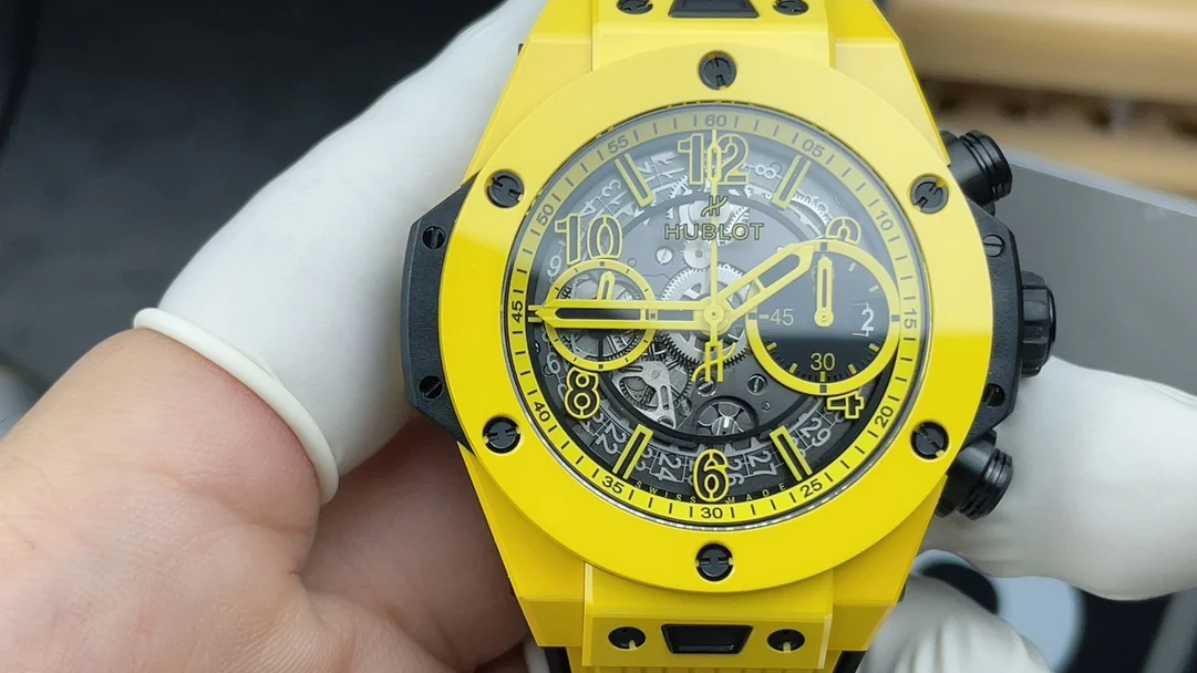 Hublot Big Bang Yellow Dial — photographed off the sweep