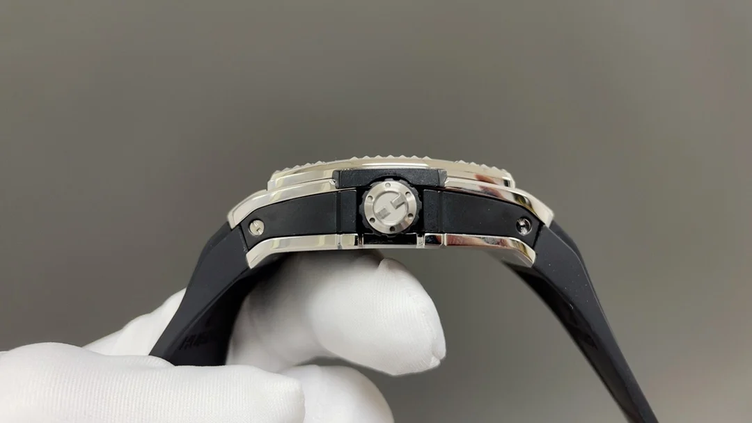 Hublot Ceramic Black Dial 42mm β photographed off the sweep