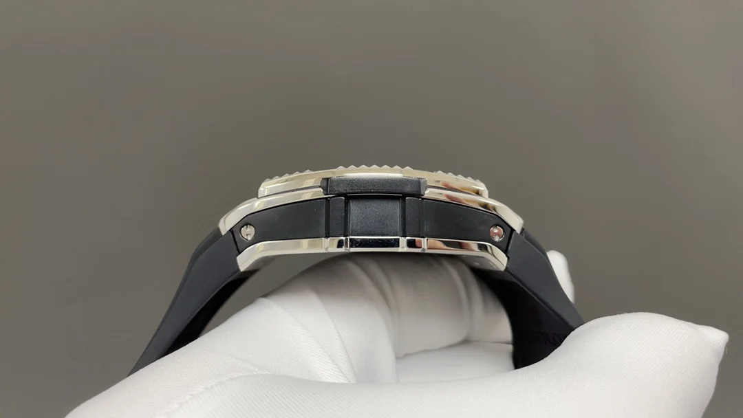 Hublot Ceramic Black Dial 42mm β photographed off the sweep
