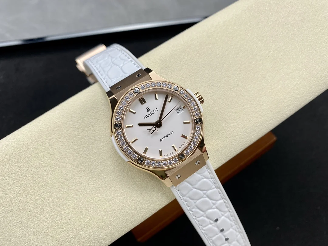 Hublot Classic Fusion 565.NX.1171.RX — photographed off the sweep