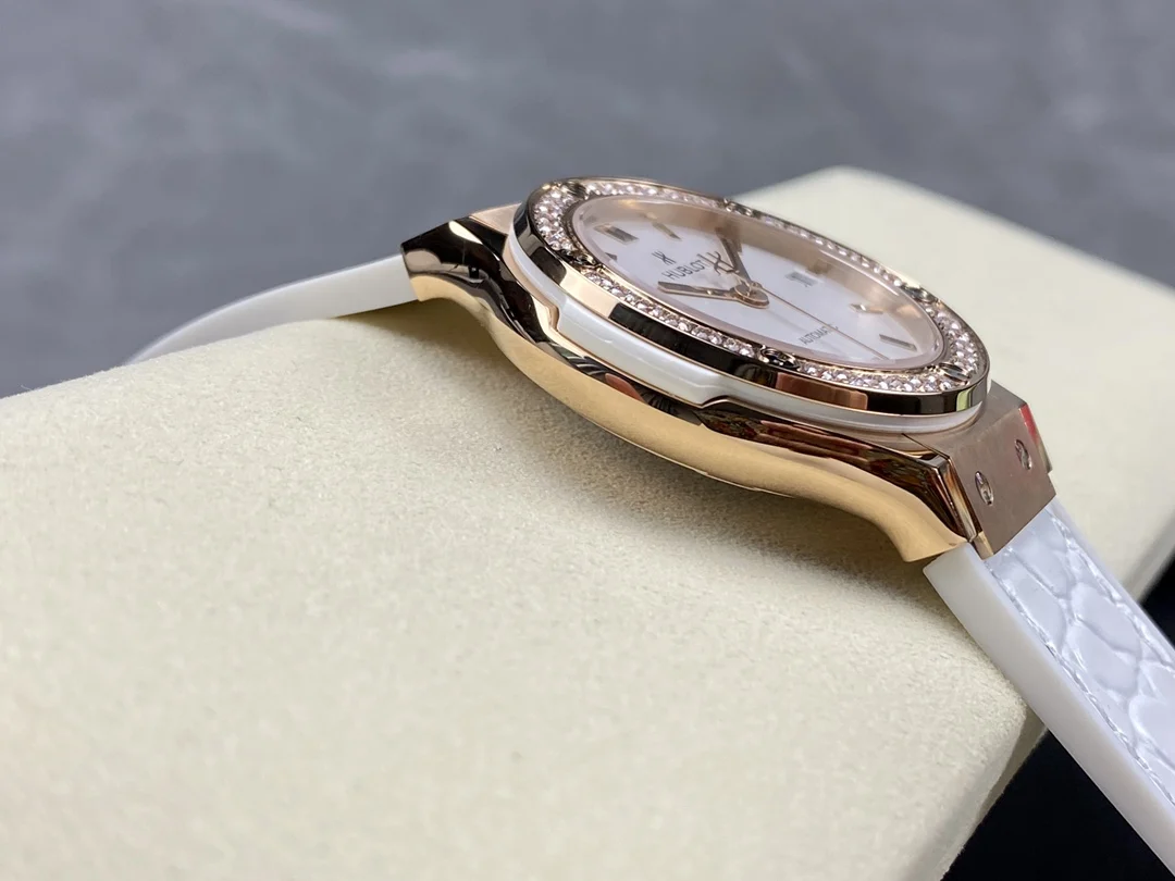 Hublot Classic Fusion 565.NX.1171.RX — photographed off the sweep
