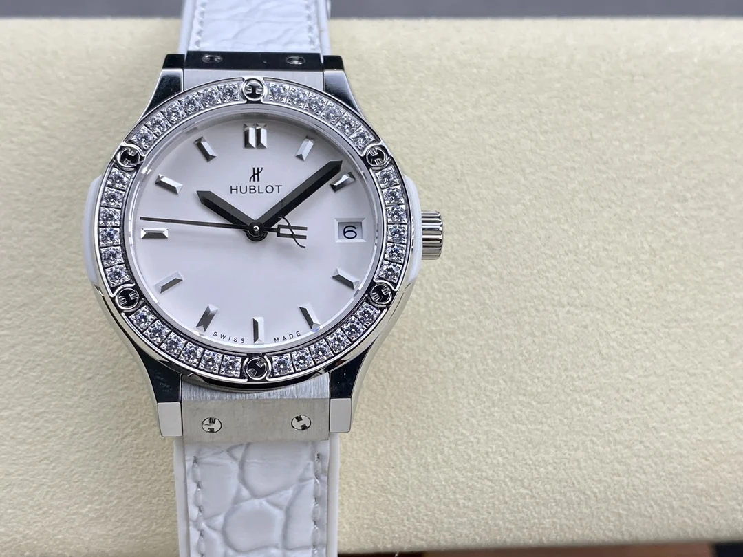 Hublot Classic Fusion White Dial 33mm — photographed off the sweep
