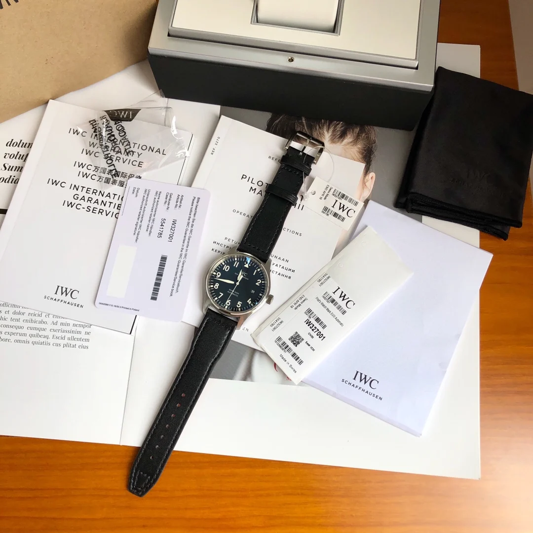 IWC Pilot IW327001 — photographed off the sweep