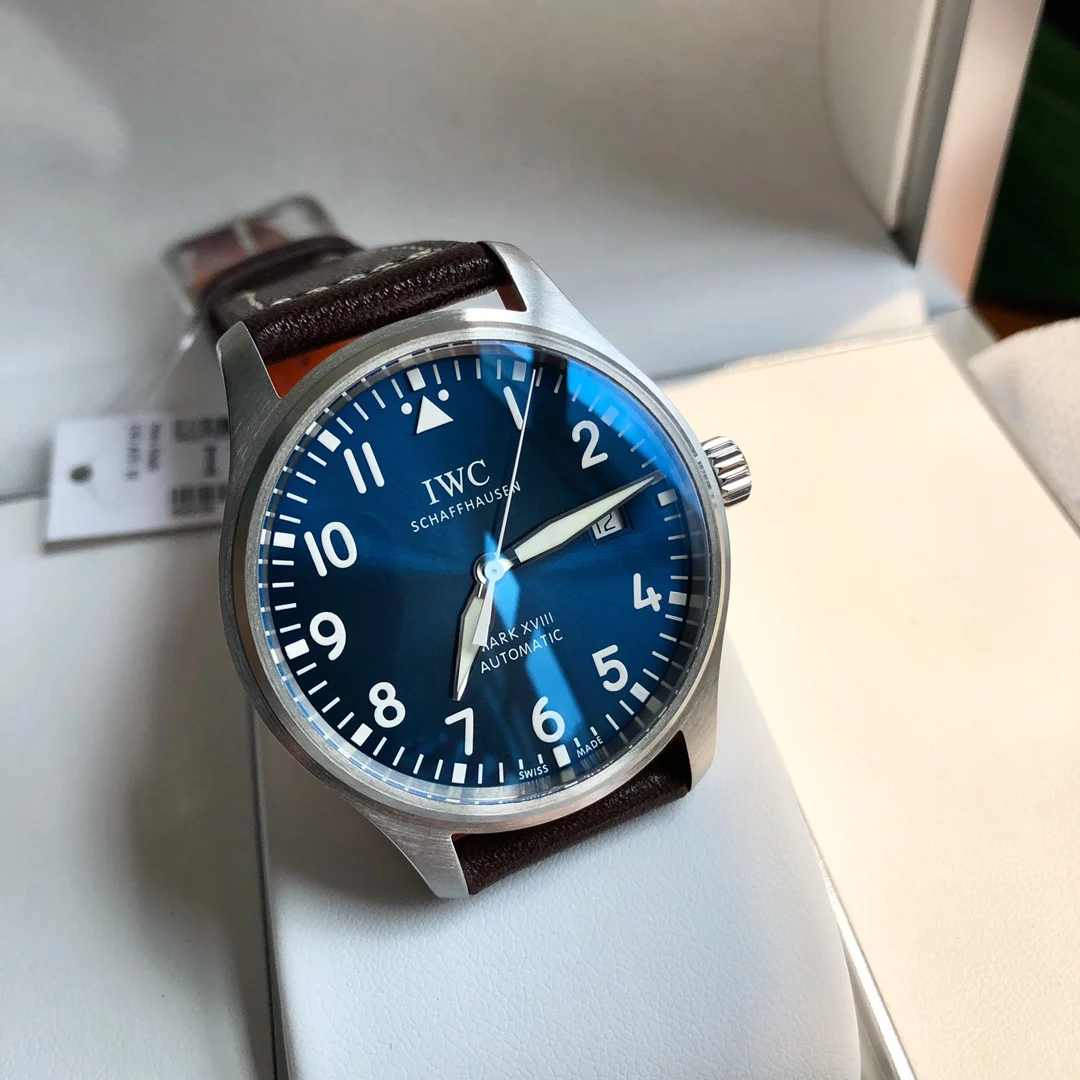 IWC Pilot IW327004 — photographed off the sweep