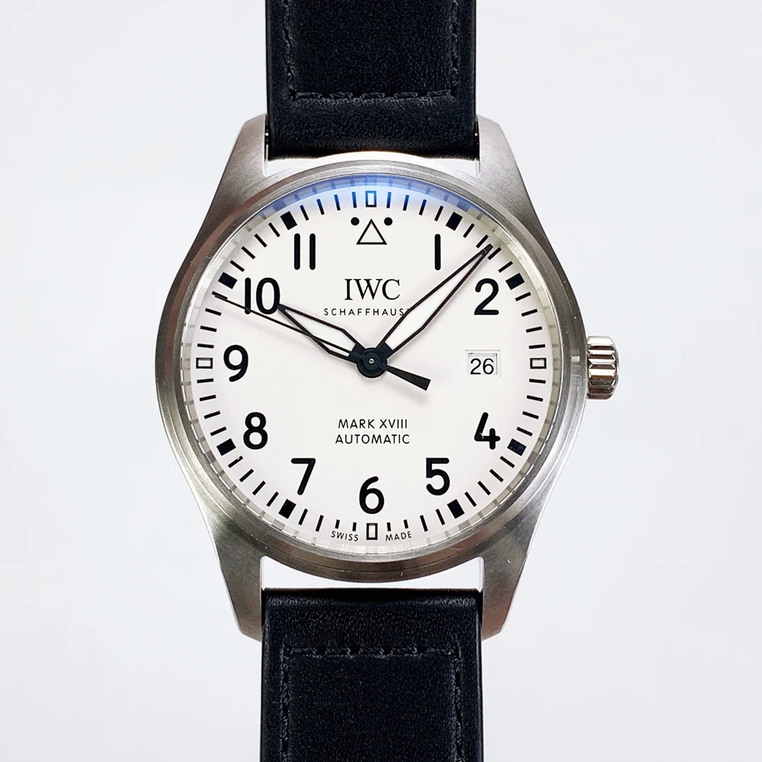 IWC Pilot IW327012 — detail