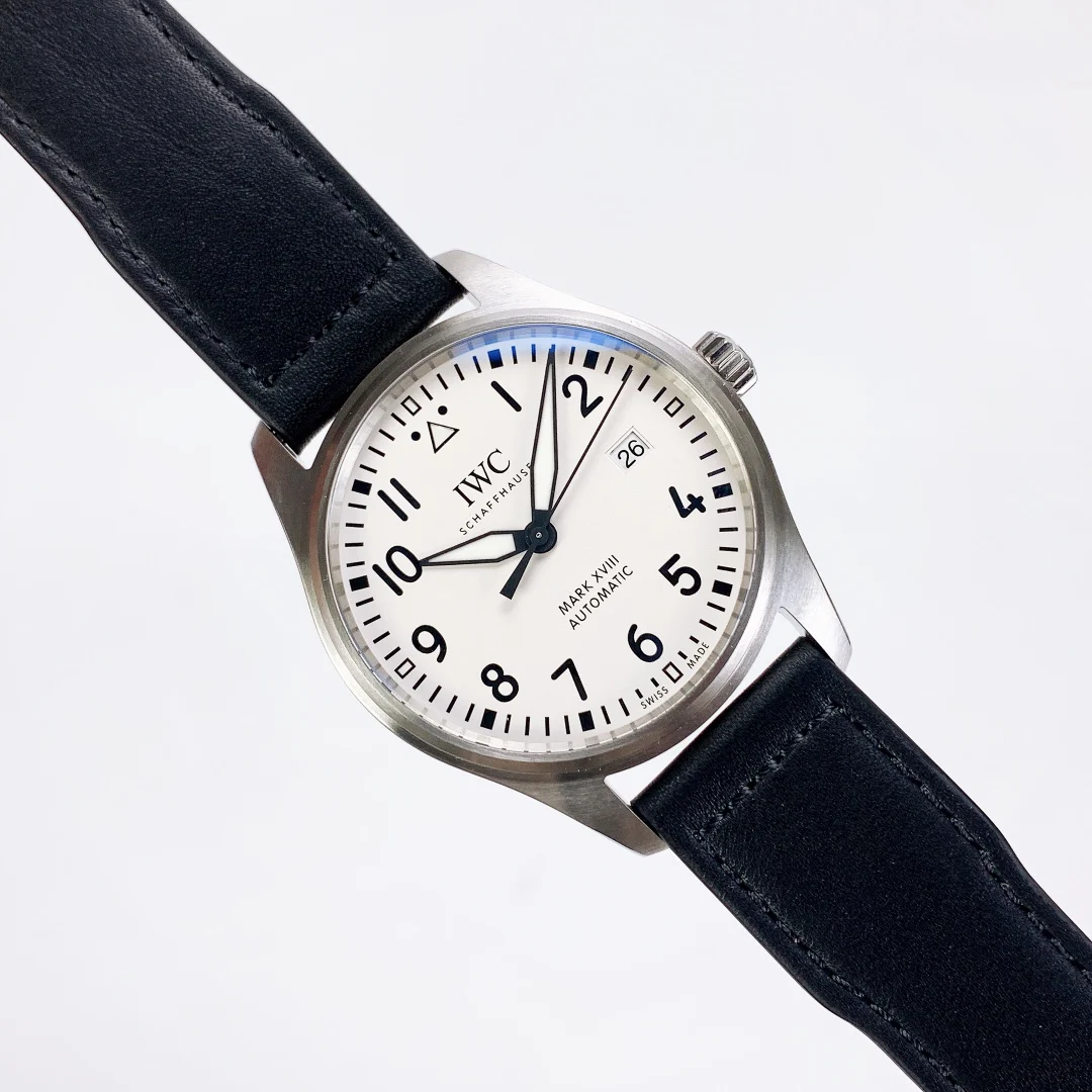 IWC Pilot IW327012 — detail