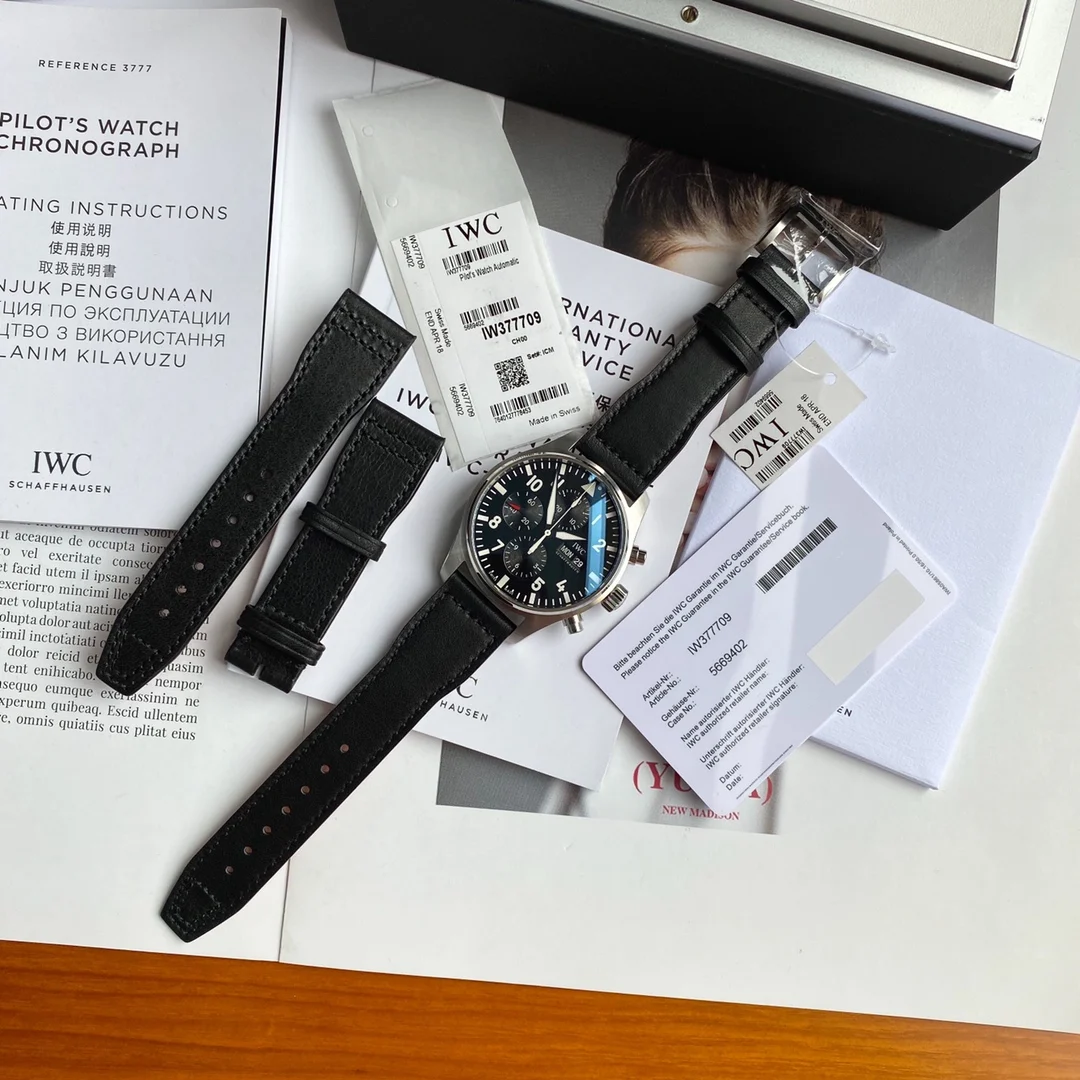IWC Pilot IW377709 43mm β photographed off the sweep