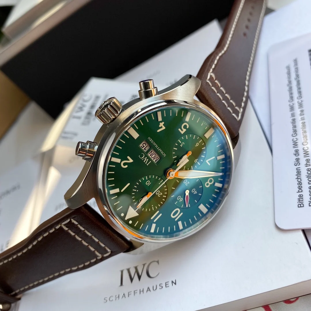 IWC Pilot IW377726 43mm β photographed off the sweep