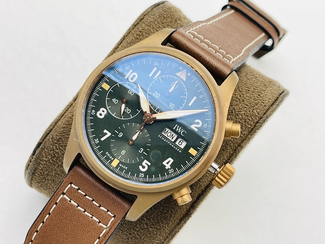 IWC Pilot IW387902 — photographed off the sweep