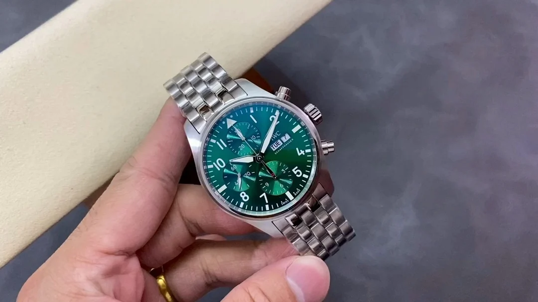IWC Pilot IW388104