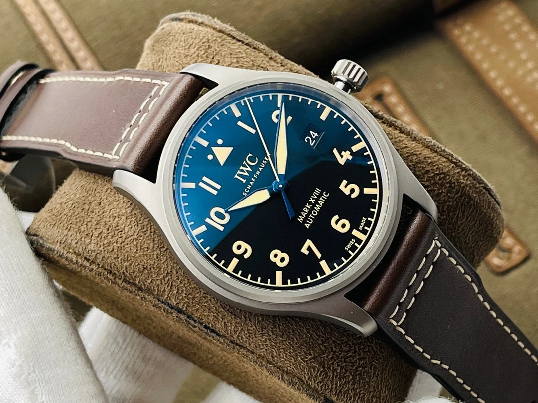 IWC Pilot Steel 40mm — photographed off the sweep