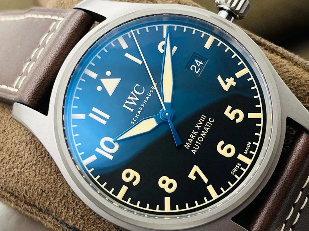 IWC Pilot Steel 40mm — photographed off the sweep