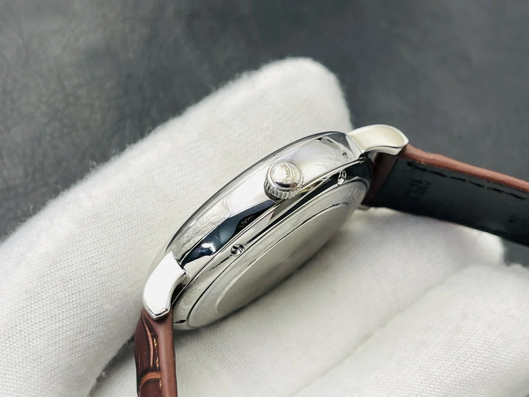 IWC Portofino Diamond-Set 34mm — photographed off the sweep