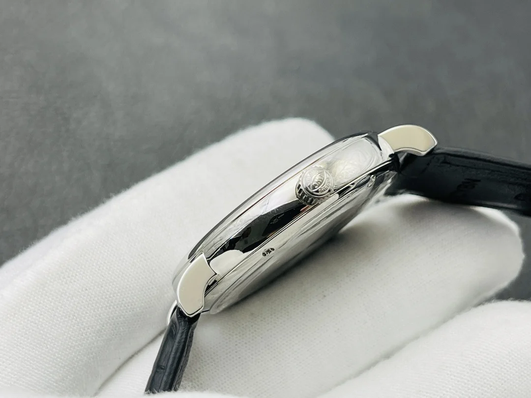 IWC Portofino Rose Gold Blue Dial 40mm — photographed off the sweep