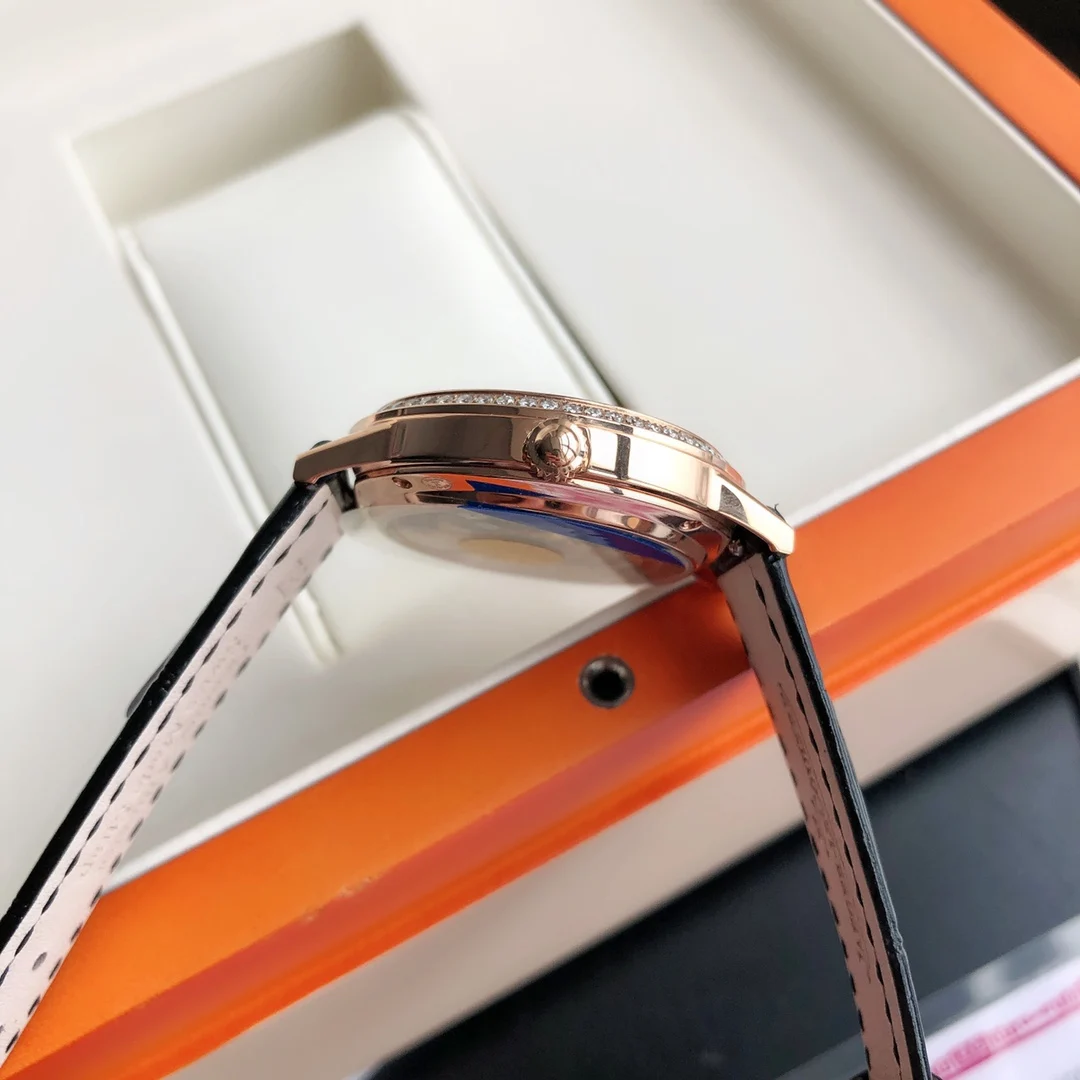 Jaeger-LeCoultre 34mm — photographed off the sweep