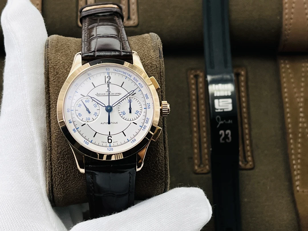 Jaeger-LeCoultre 40mm — photographed off the sweep