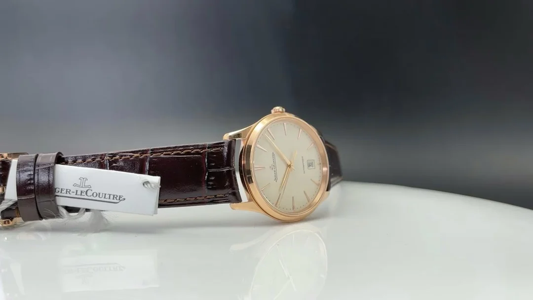 Jaeger-LeCoultre 40mm — photographed off the sweep