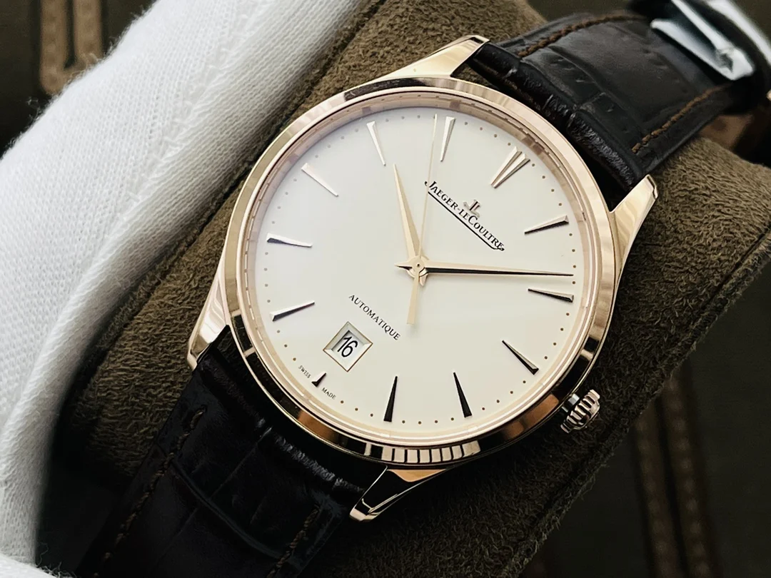 Jaeger-LeCoultre 40mm — photographed off the sweep