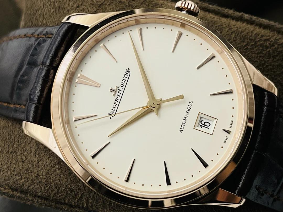 Jaeger-LeCoultre 40mm — photographed off the sweep