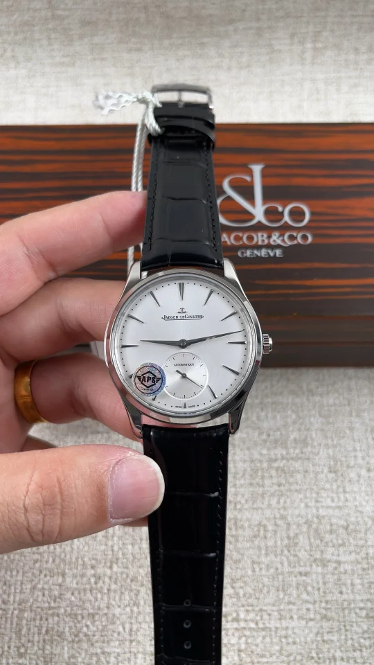 Jaeger-LeCoultre master two-and-a-half-hand collection! Paired