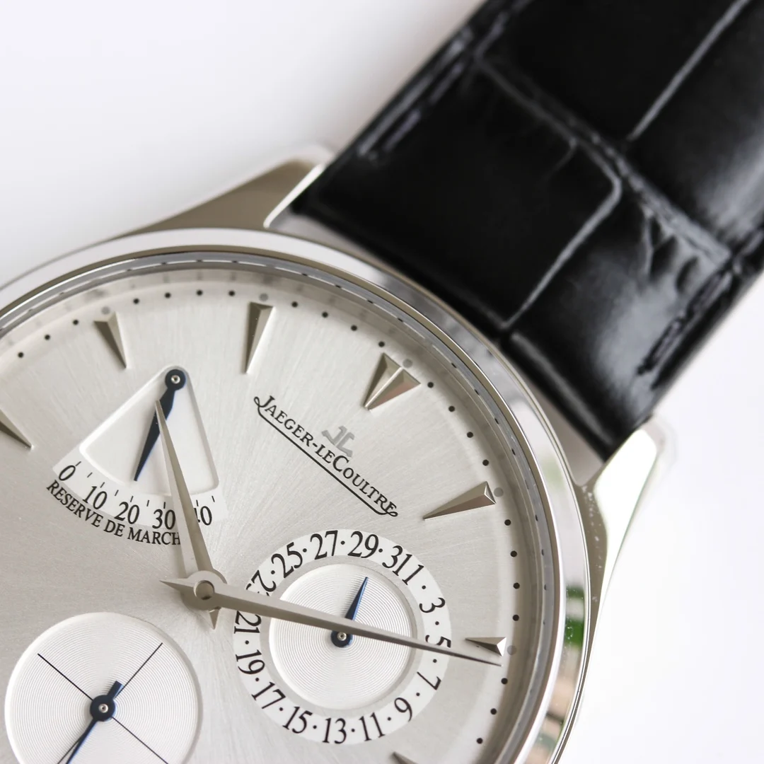Jaeger-LeCoultre Master Ultra Thin Steel 39mm — photographed off the sweep