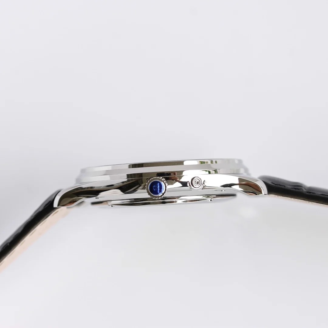 Jaeger-LeCoultre Master Ultra Thin Steel 39mm — photographed off the sweep