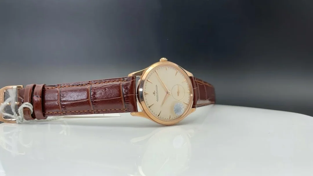 Jaeger-LeCoultre Master Ultra Thin — photographed off the sweep
