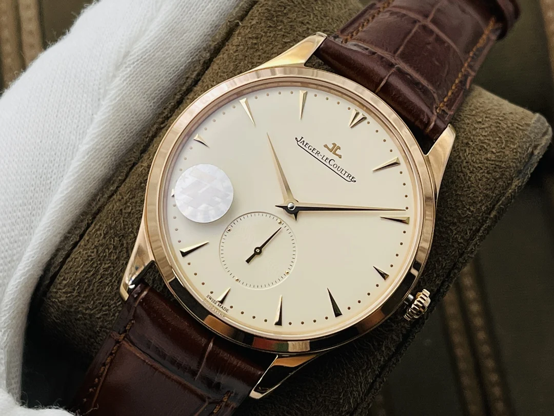 Jaeger-LeCoultre Master Ultra Thin — photographed off the sweep